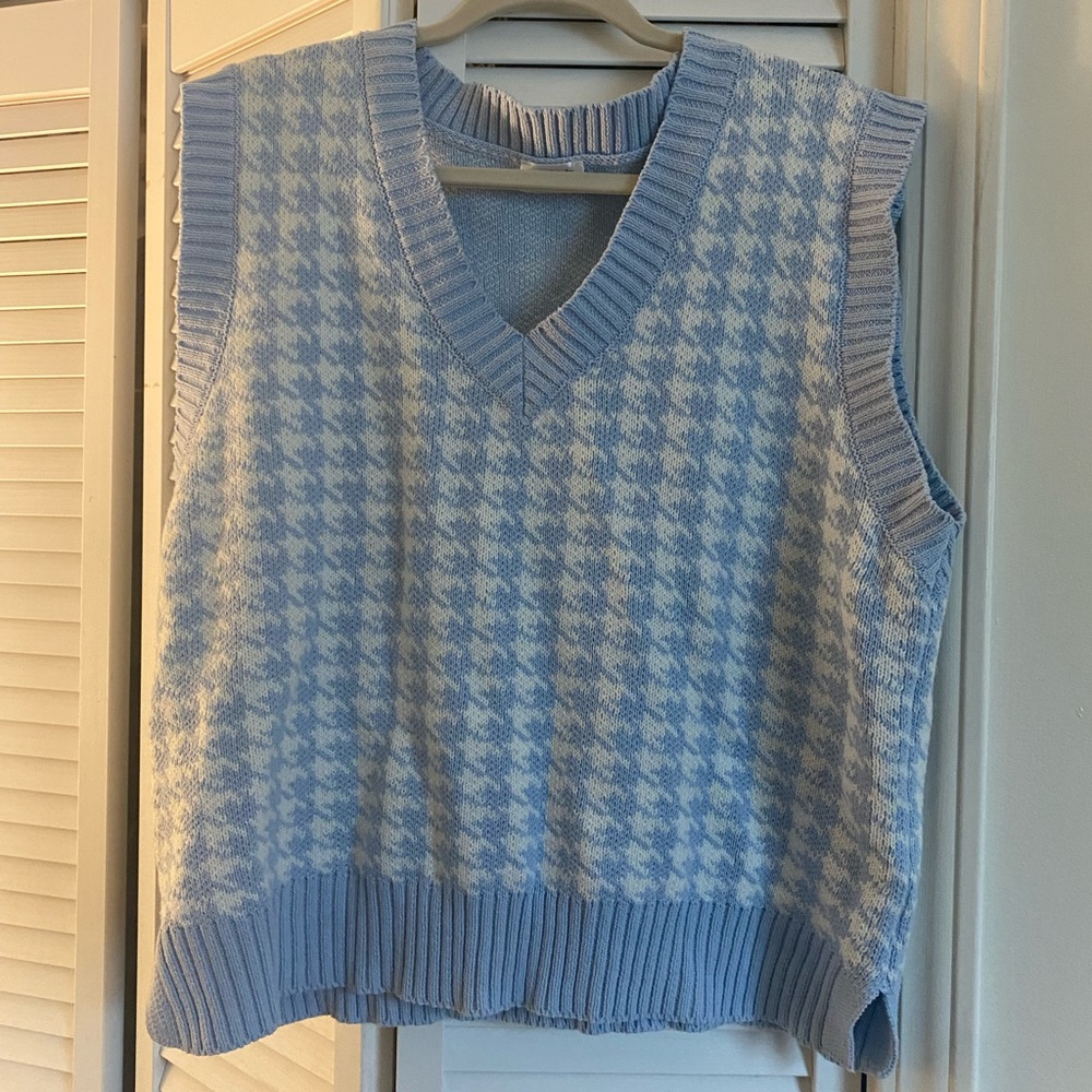 Sweater vest